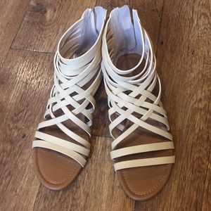American Eagle Sandals